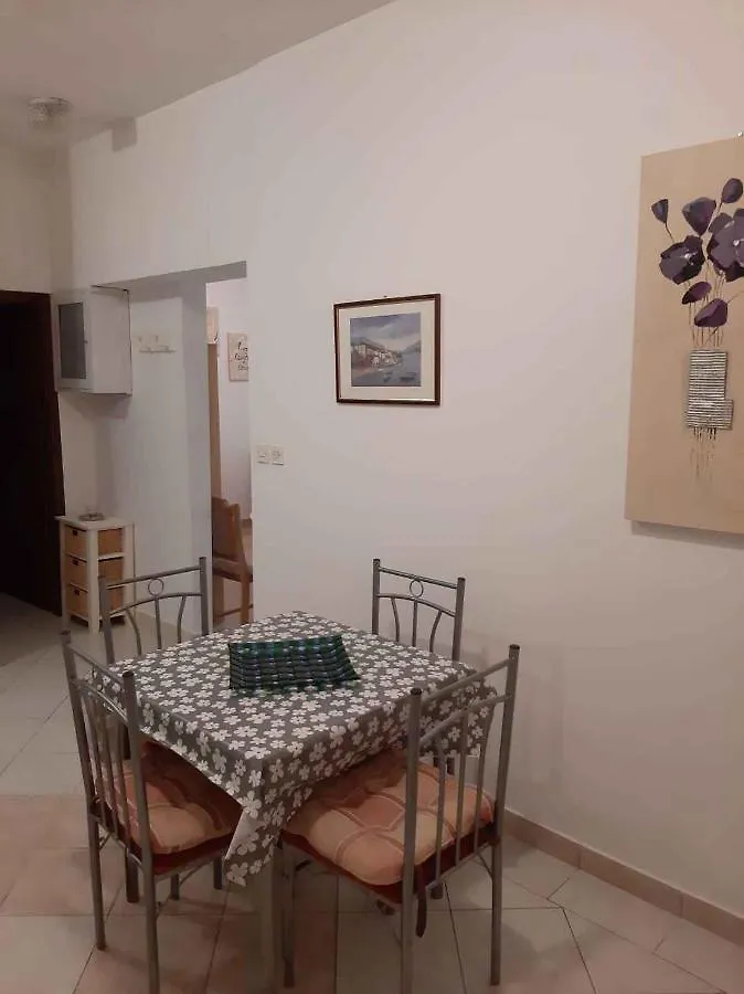 Apartments In Dramalj 43211
