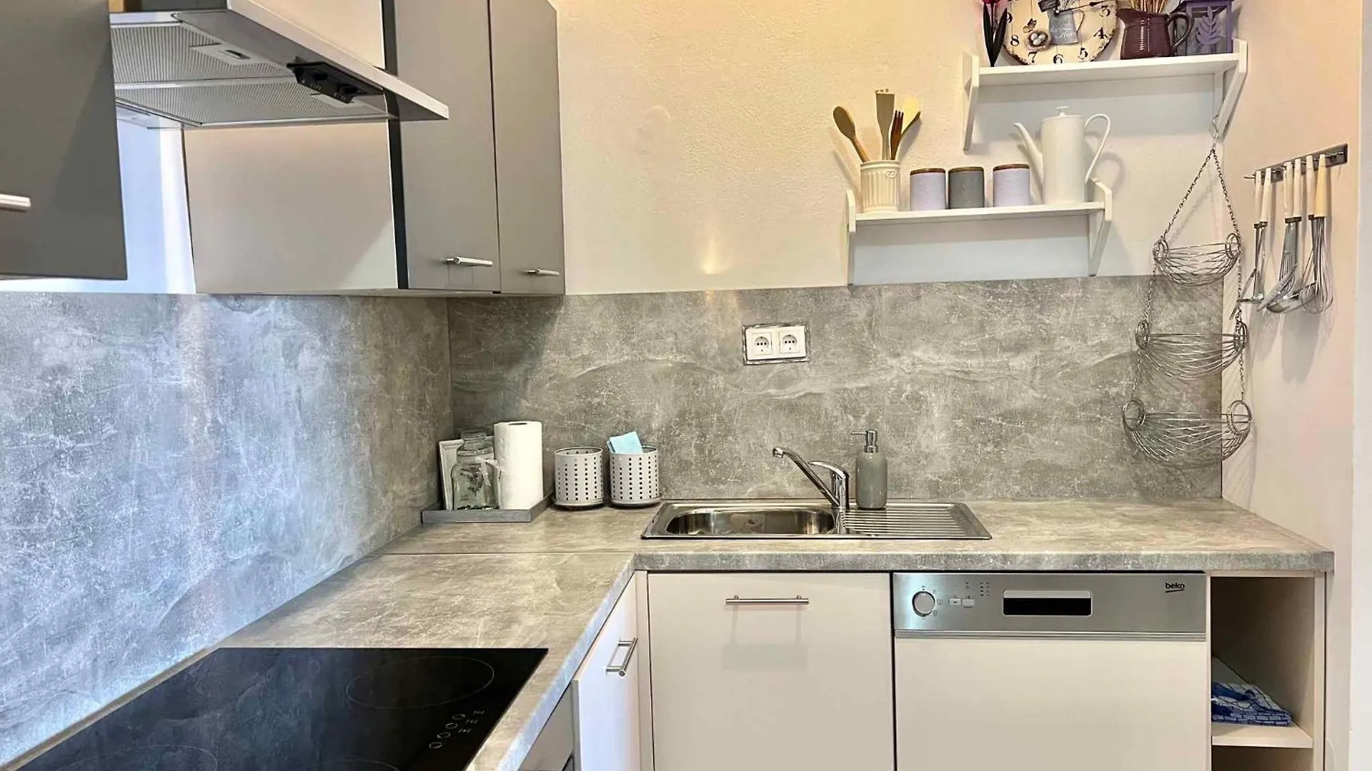 Apartments In Dramalj 43211