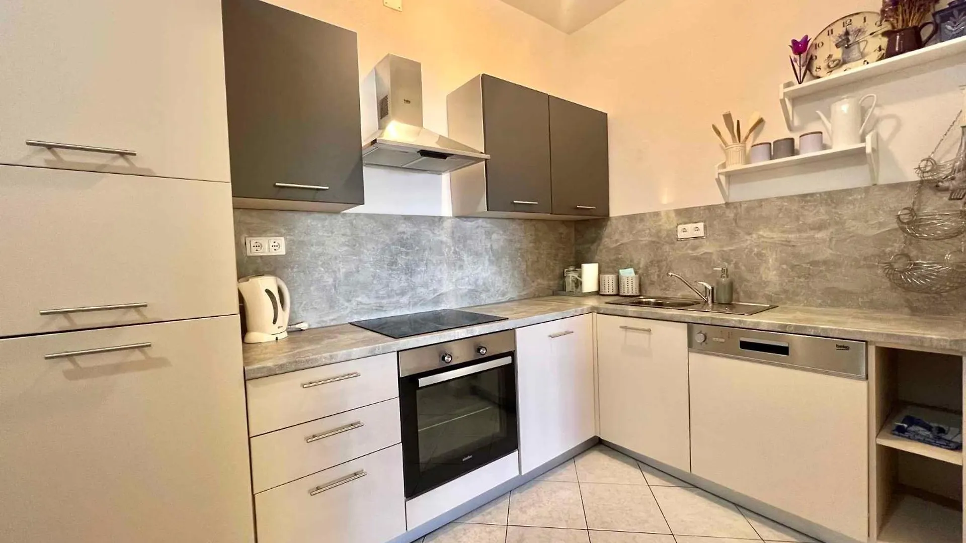Apartments In Dramalj 43211